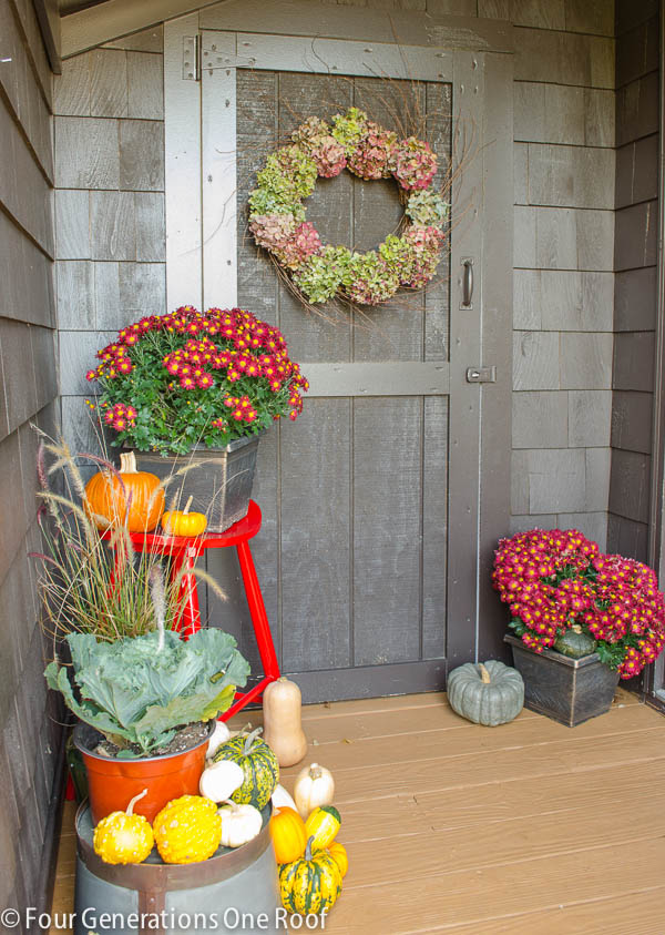 5 Gorgeous (And Easy!) Ways To Decorate Your Front Door For Fall thumbnail