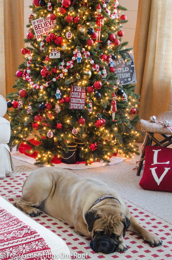 How to decorate a Christmas tree - Red + black 
