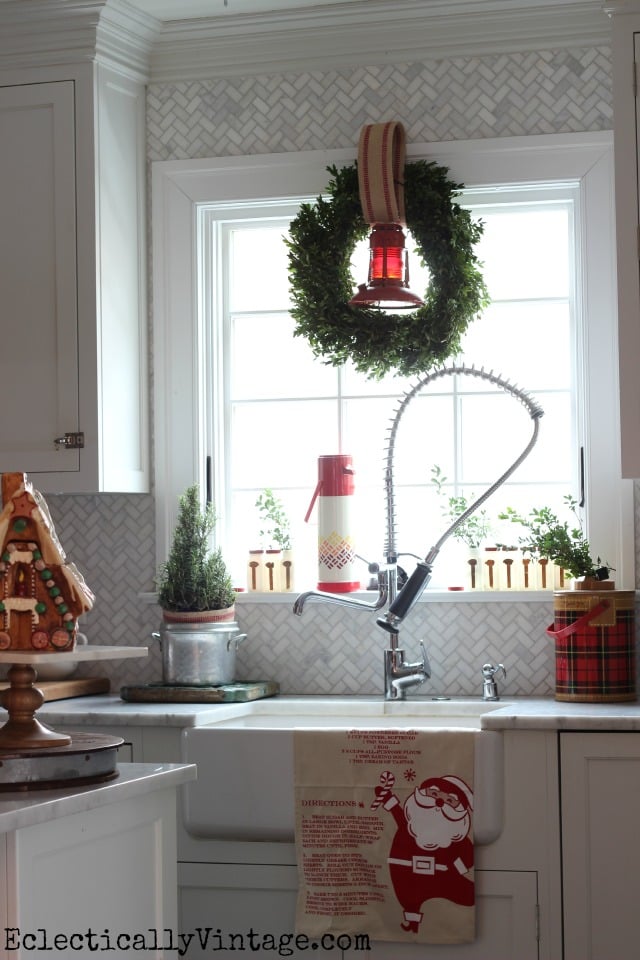 Christmas-Kitchen-Window-Vintage-Thermos