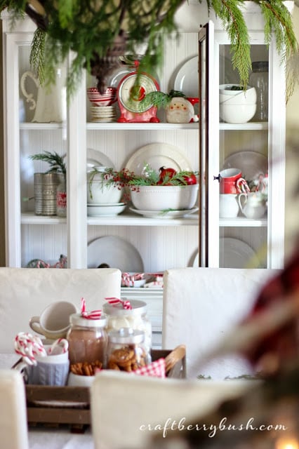 holiday-hutch-styling