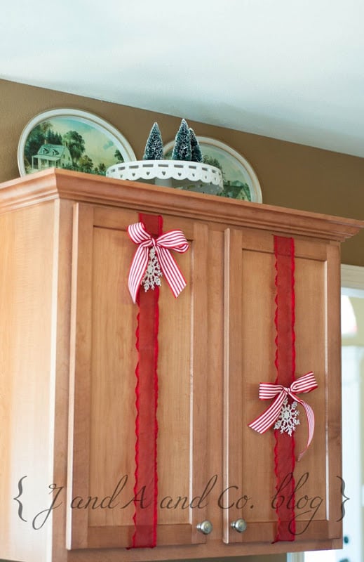 ribbon-trimmed-cabinets