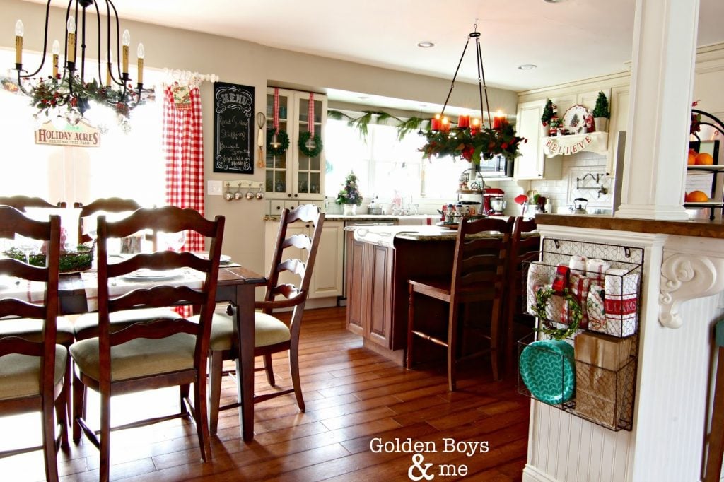 wreaths-in-kitchen