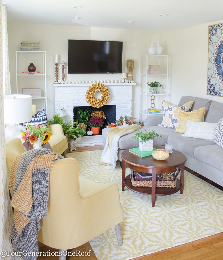Beautiful Transitional Living Room | Crisp Linen by Sherwin Williams 
