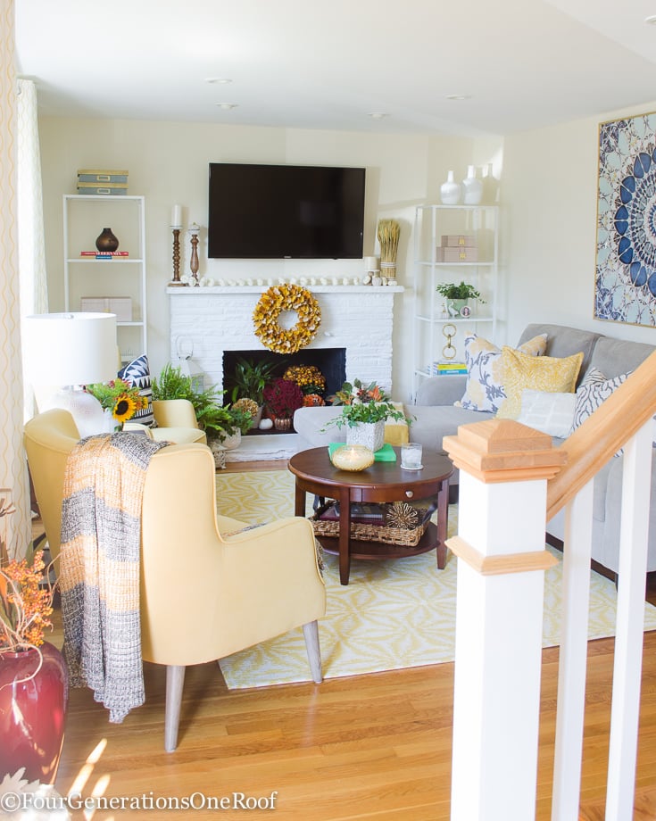 Beautiful Transitional Living Room | Crisp Linen by Sherwin Williams 