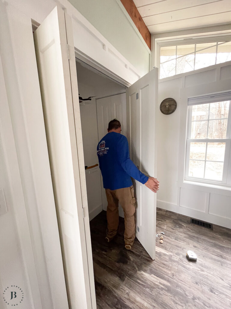Bifold Closet Door Makeover | Four Generations One Roof