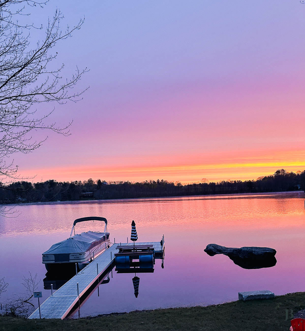 waterfront lake house in New Hampshire short term rental with dock 