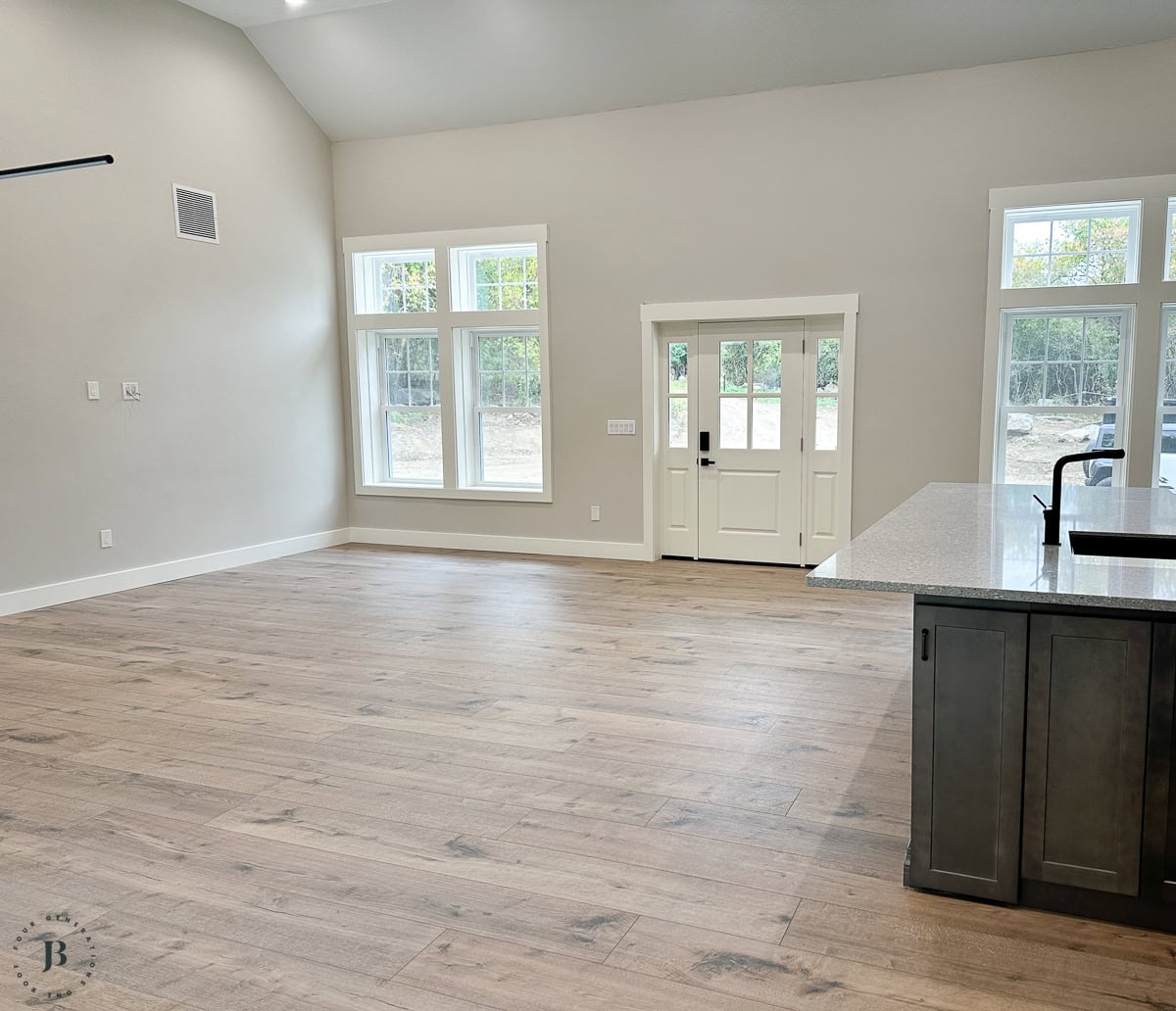 pale oak benjamin moore with cotton blossom white trim by behr